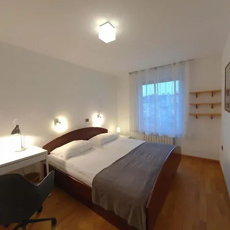 Eva Tour As Apartment *